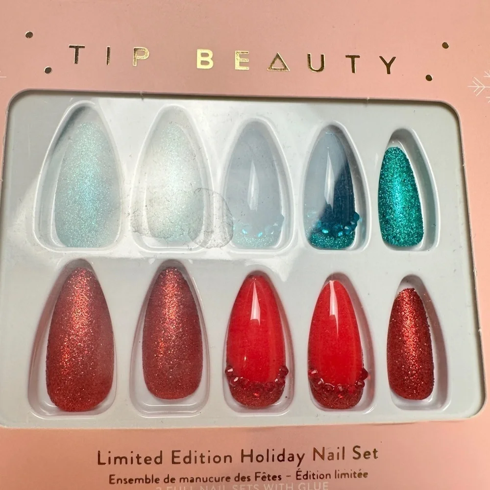 Tip Beauty Nail Set with Glitter and Patterns (Brand New)